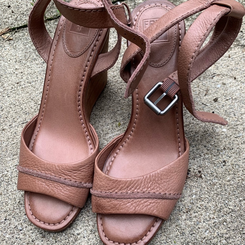 Frye Patricia wedges size 8
